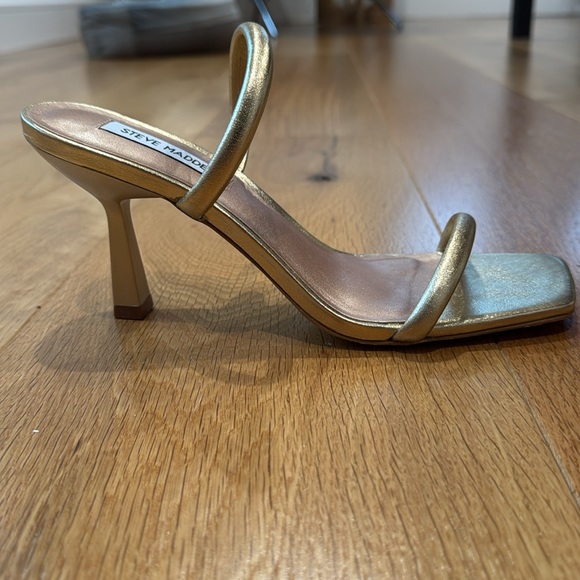 Steve Madden Joy Slide. Worn once. Some wear on sole; in good condition. - Picture 3 of 7